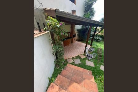 Casa à venda com 326m², 3 quartos e 2 vagas