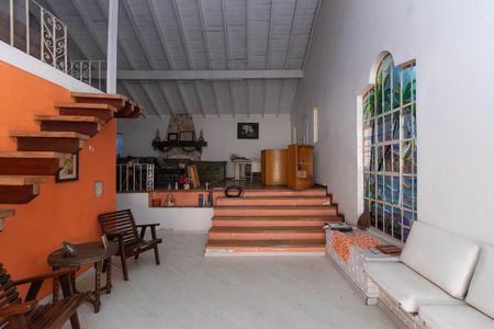 Casa para alugar com 384m², 4 quartos e 2 vagasSala