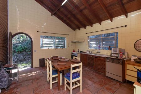 Casa para alugar com 384m², 4 quartos e 2 vagasCozinha