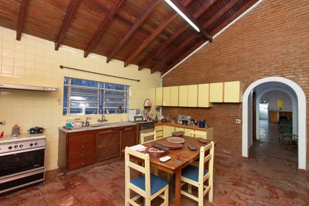 Casa para alugar com 384m², 4 quartos e 2 vagasCozinha