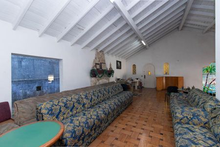 Casa para alugar com 384m², 4 quartos e 2 vagasSala