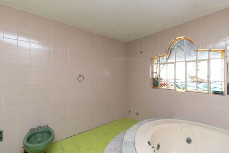 Casa para alugar com 384m², 4 quartos e 2 vagasBanheiro