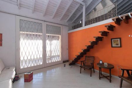 Casa para alugar com 384m², 4 quartos e 2 vagasSala
