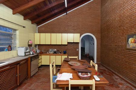 Casa para alugar com 384m², 4 quartos e 2 vagasCozinha