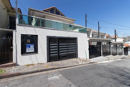Casa à venda com 120m², 2 quartos e 2 vagasFachada