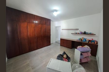 Quarto 1 de casa à venda com 3 quartos, 225m² em Vila Osasco, Osasco