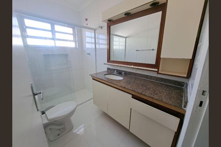 Casa à venda com 225m², 3 quartos e 3 vagasBanheiro 1