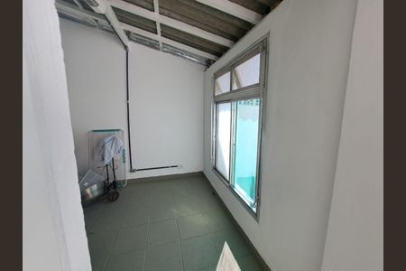 Detalhe de casa à venda com 3 quartos, 225m² em Vila Osasco, Osasco