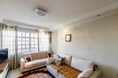 Casa à venda com 176m², 3 quartos e 3 vagasSala