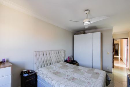 Casa à venda com 176m², 3 quartos e 3 vagasSuíte