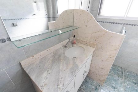 Apartamento à venda com 67m², 2 quartos e 1 vagaBanheiro 