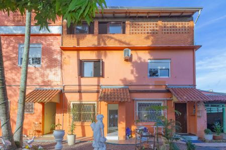 Casa de condomínio para alugar com 119m², 2 quartos e 1 vaga Casa de condomínio para alugar com 119m², 2 quartos e 1 vagaFachada
