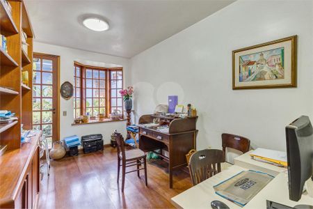 Casa à venda com 3 quartos, 270m² em Santo Amaro, São Paulo