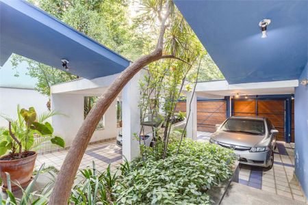 Casa à venda com 3 quartos, 270m² em Santo Amaro, São Paulo