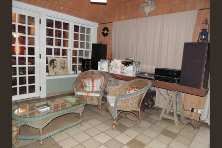 Casa à venda com 4 quartos, 600m² em Granja Julieta, São Paulo