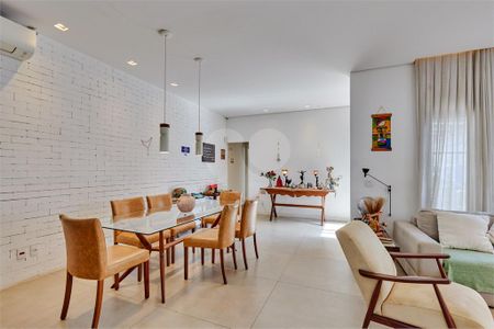 Casa à venda com 3 quartos, 250m² em Santo Amaro, São Paulo