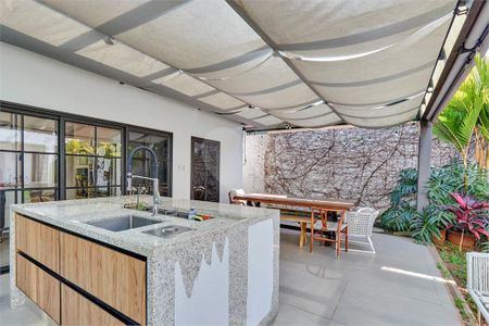 Casa à venda com 3 quartos, 250m² em Santo Amaro, São Paulo