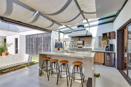 Casa à venda com 3 quartos, 250m² em Santo Amaro, São Paulo