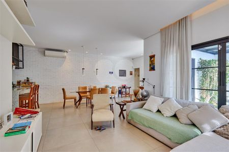 Casa à venda com 3 quartos, 250m² em Santo Amaro, São Paulo