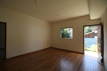 Casa de condomínio à venda com 600m², 4 quartos e 3 vagasEdícula - Sala