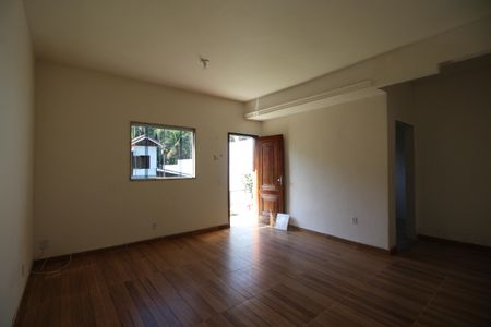 Casa de condomínio à venda com 600m², 4 quartos e 3 vagasEdícula - Sala