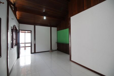 Casa de condomínio à venda com 600m², 4 quartos e 3 vagasSala