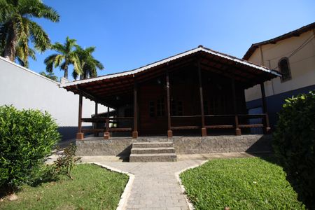 Casa de condomínio à venda com 600m², 4 quartos e 3 vagasFachada
