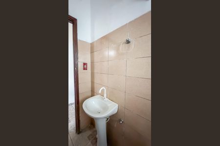 Banheiro de casa para alugar com 1 quarto, 26m² em Jardim das Flores, Osasco