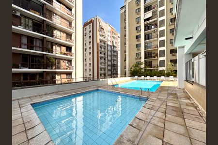 Apartamento à venda com 165m², 2 quartos e 1 vagaÁrea comum - piscinas