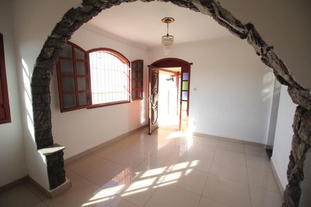 Sala de casa à venda com 3 quartos, 360m² em Novo Eldorado, Contagem