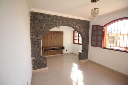 Sala de casa à venda com 3 quartos, 360m² em Novo Eldorado, Contagem