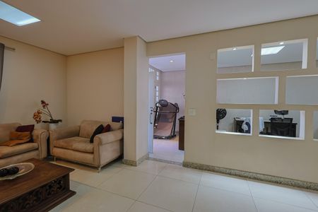 Casa à venda com 231m², 4 quartos e 4 vagasSala