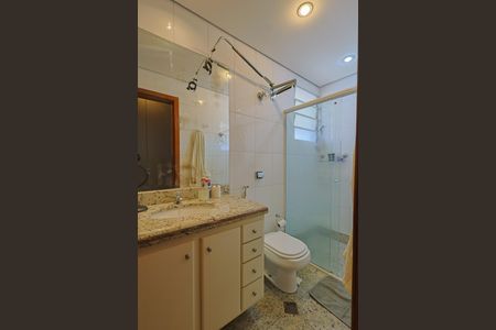 Casa à venda com 231m², 4 quartos e 4 vagasBanheiro da Suíte 2