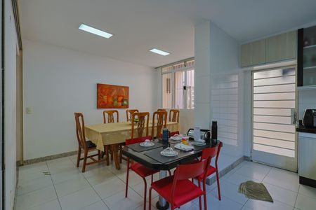 Casa à venda com 231m², 4 quartos e 4 vagasCozinha