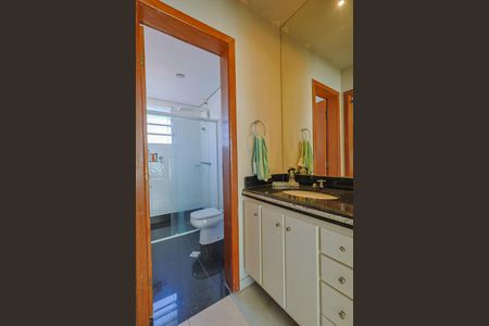 Casa à venda com 231m², 4 quartos e 4 vagasBanheiro