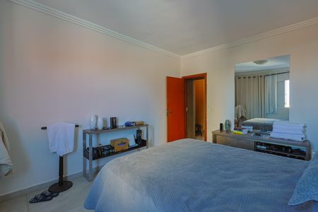 Casa à venda com 231m², 4 quartos e 4 vagasSuíte 1