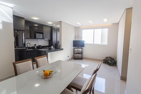Apartamento à venda com 65m², 2 quartos e 2 vagasSala