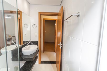 Apartamento à venda com 65m², 2 quartos e 2 vagasBanheiro Social