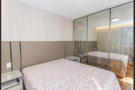 Apartamento à venda com 65m², 2 quartos e 2 vagasSuíte
