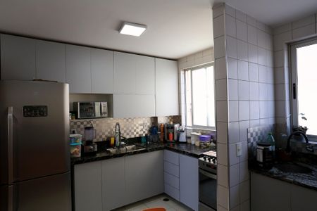 Apartamento para alugar com 146m², 3 quartos e 2 vagas Apartamento para alugar com 146m², 3 quartos e 2 vagasCozinha