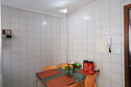 Apartamento para alugar com 146m², 3 quartos e 2 vagas Apartamento para alugar com 146m², 3 quartos e 2 vagasCozinha