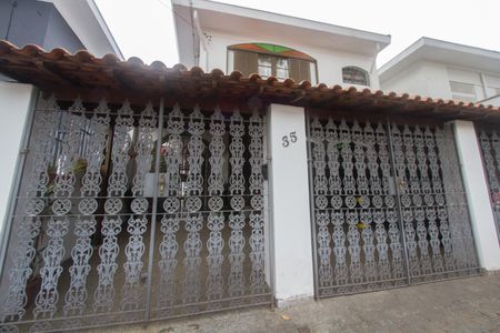 Casa de condomínio à venda com 258m², 3 quartos e 3 vagas Casa de condomínio à venda com 258m², 3 quartos e 3 vagasFachada