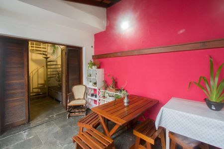 Casa de condomínio à venda com 258m², 3 quartos e 3 vagas Casa de condomínio à venda com 258m², 3 quartos e 3 vagasÁrea comum