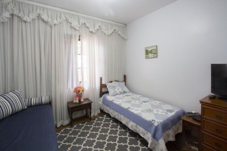 Casa de condomínio à venda com 258m², 3 quartos e 3 vagas Casa de condomínio à venda com 258m², 3 quartos e 3 vagasQuarto 2