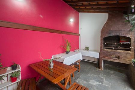 Casa de condomínio à venda com 258m², 3 quartos e 3 vagas Casa de condomínio à venda com 258m², 3 quartos e 3 vagasÁrea comum