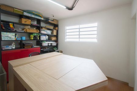 Casa de condomínio à venda com 258m², 3 quartos e 3 vagas Casa de condomínio à venda com 258m², 3 quartos e 3 vagasEdicula