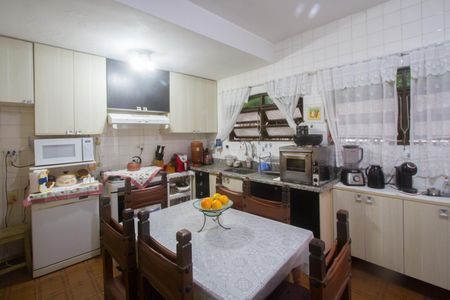 Casa de condomínio à venda com 258m², 3 quartos e 3 vagas Casa de condomínio à venda com 258m², 3 quartos e 3 vagas/Cozinha