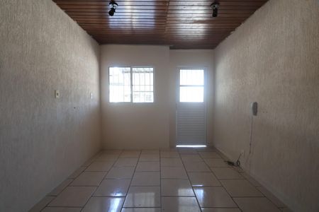 Sala de casa de condomínio à venda com 3 quartos, 100m² em Igara, Canoas
