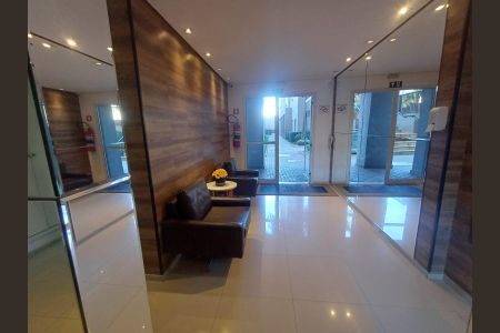 Sala de apartamento à venda com 2 quartos, 66m² em Vila Metalúrgica, Santo André