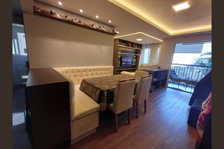 Apartamento à venda com 66m², 2 quartos e 1 vagaSala